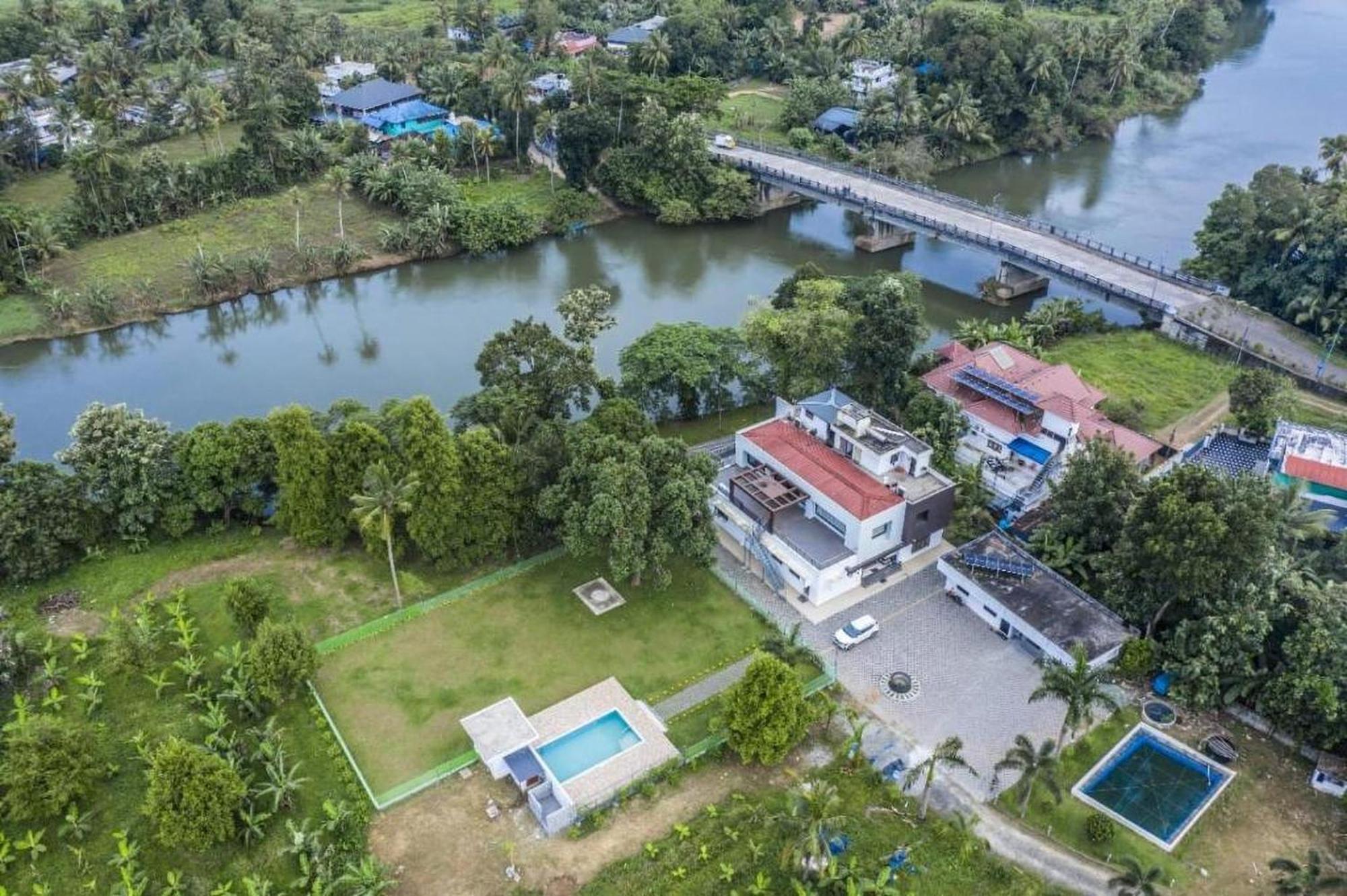 Nadhiyoram River Retreat Коччи Экстерьер фото