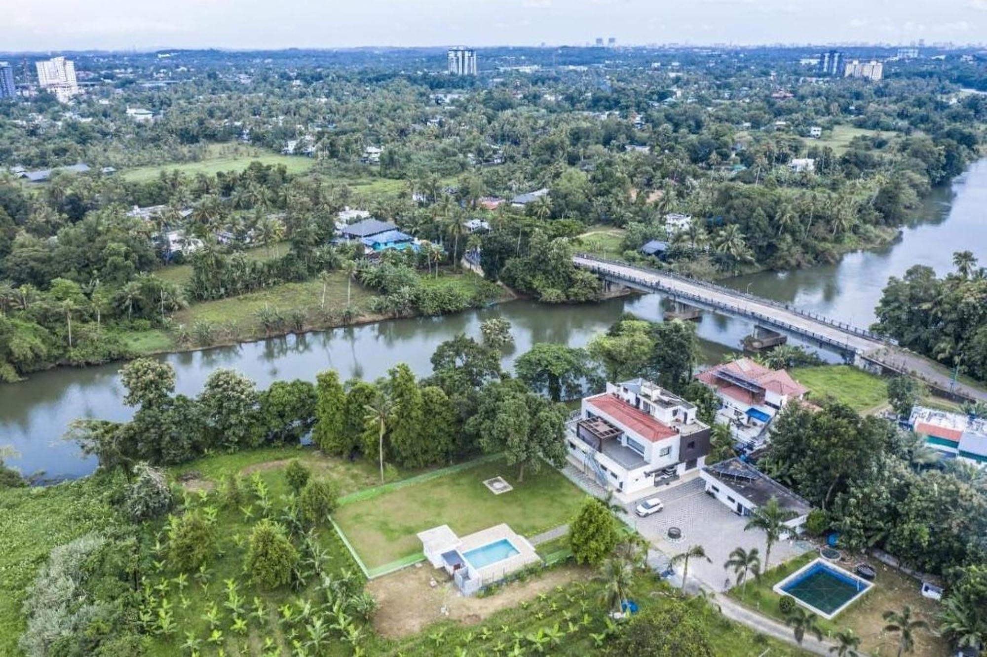 Nadhiyoram River Retreat Коччи Экстерьер фото