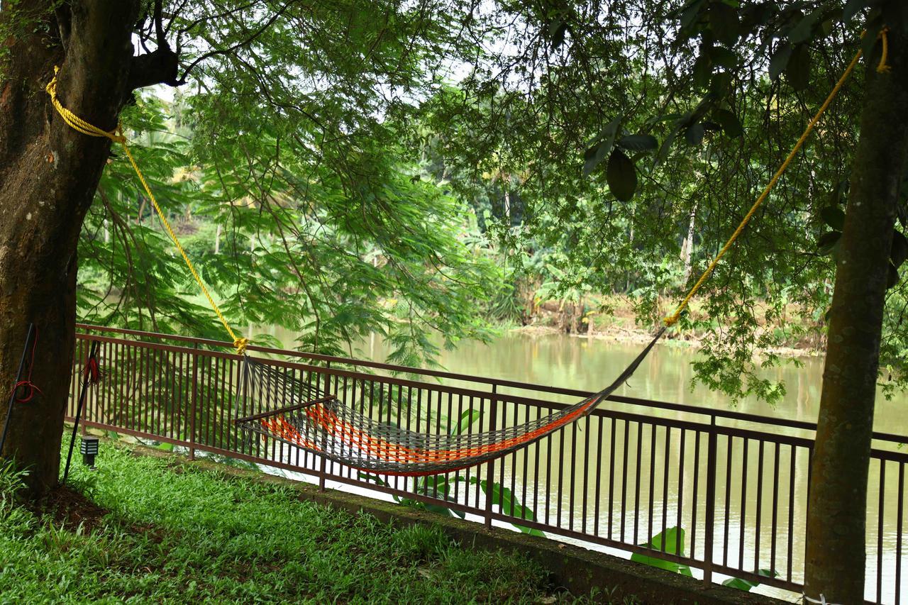 Nadhiyoram River Retreat Коччи Экстерьер фото